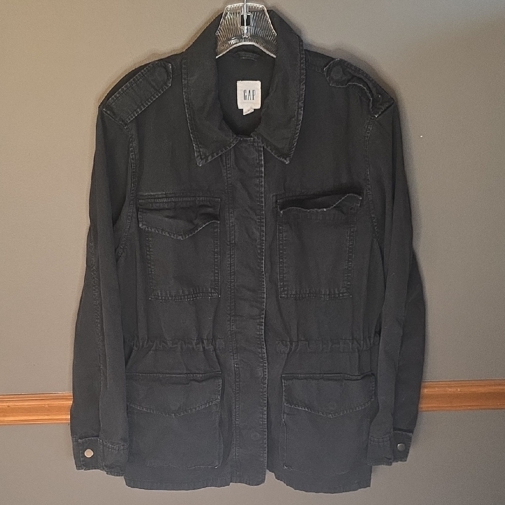GAP Women's Utility Jacket in Black